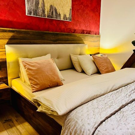 Boutique 17B Aparthotel ซีบิว ภายนอก รูปภาพ