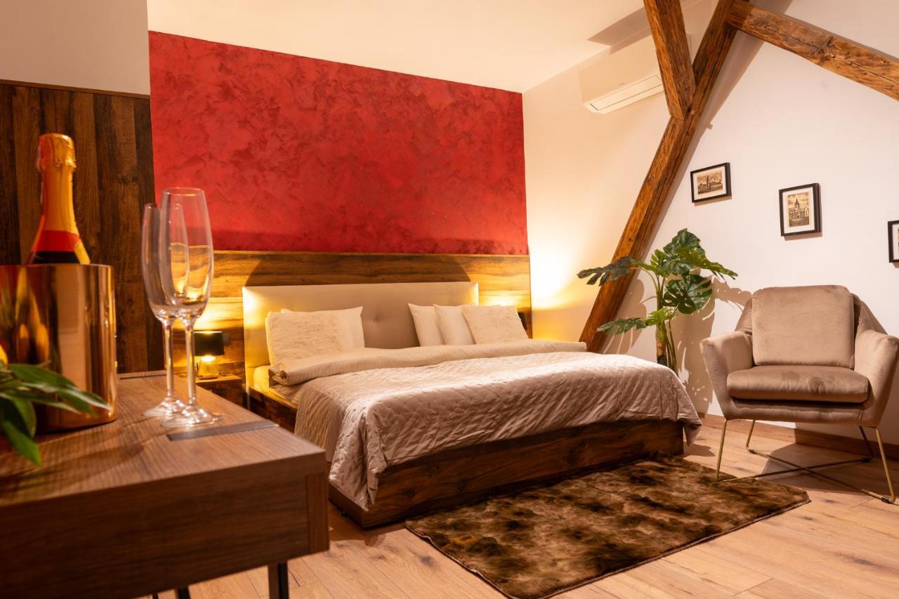 Boutique 17B Aparthotel ซีบิว ภายนอก รูปภาพ